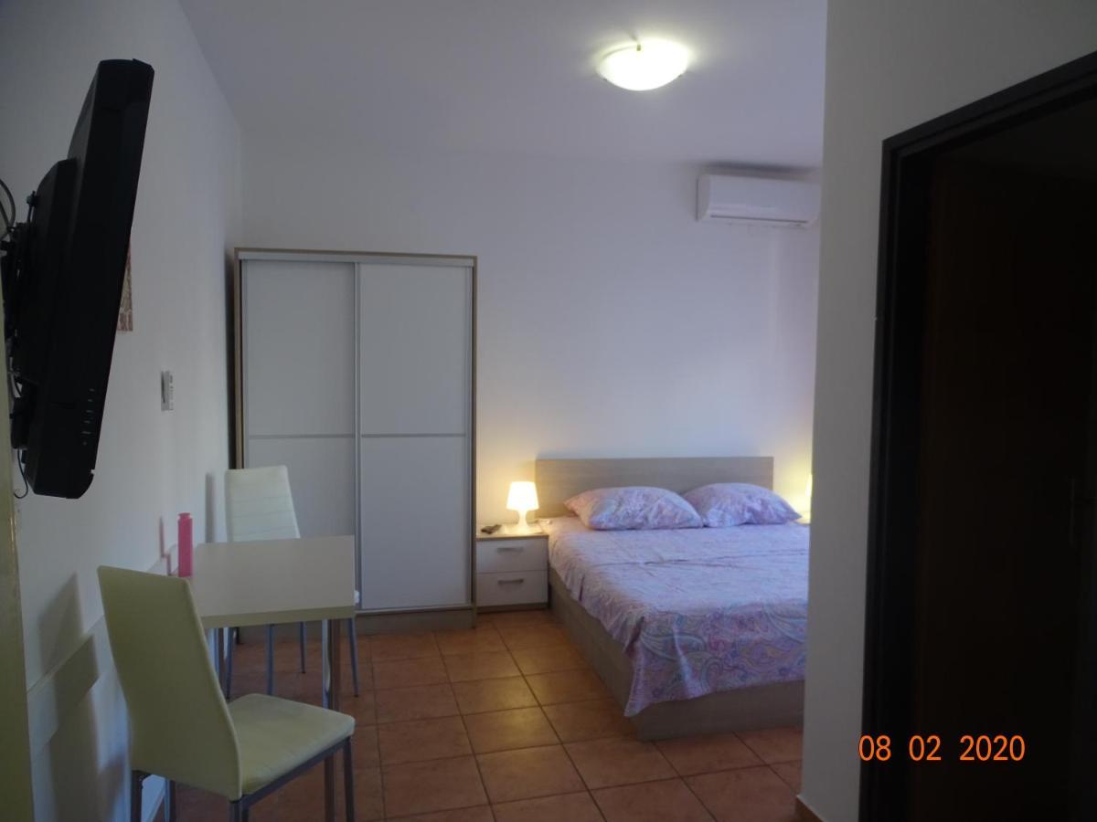 Apartments Antea & Magdalena Pirovac Kültér fotó