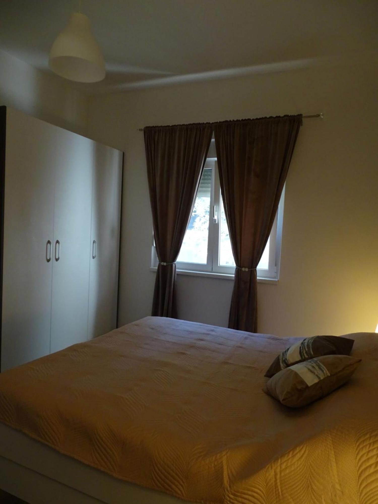 Apartments Antea & Magdalena Pirovac Kültér fotó