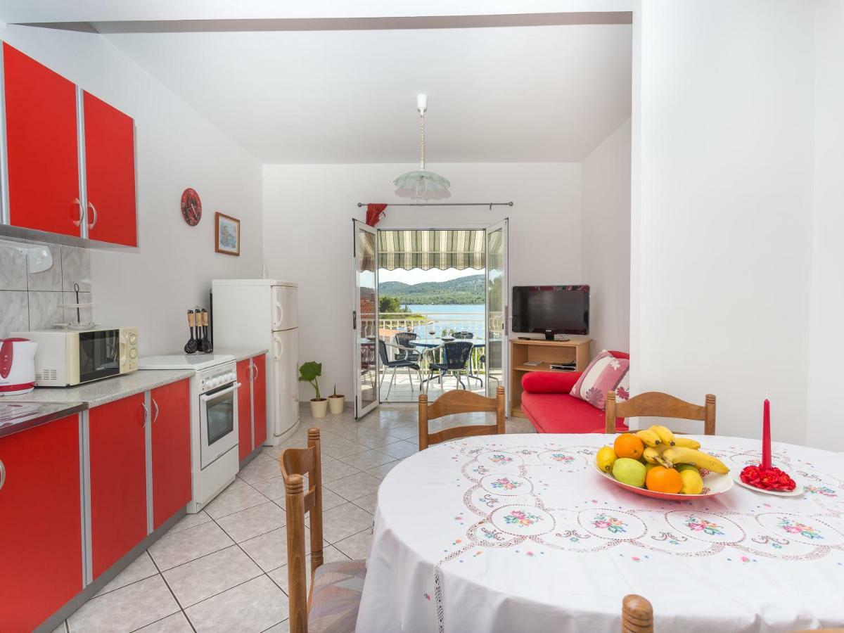 Apartments Antea & Magdalena Pirovac Kültér fotó
